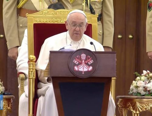 El Papa llega a Bahréin como “peregrino de paz” y pide la promoción de los “derechos humanos fundamentales”