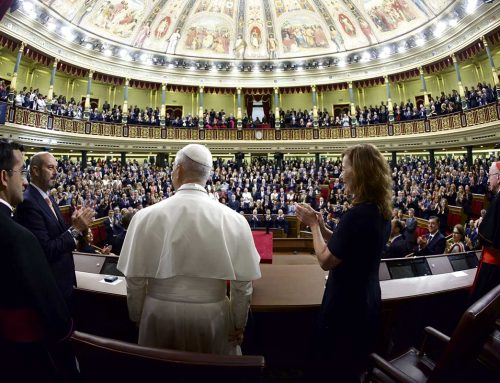 El papa exige a los políticos que sean responsables con la migración